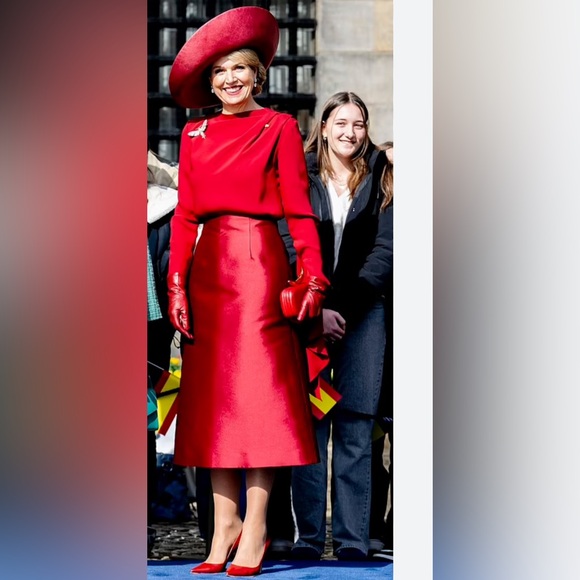 Gianvito Rossi Red
105mm Gianvito leather pumps ,Size 9 (39),105MM - Picture 4 of 8